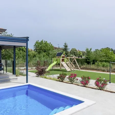 Karina In Kadumi - Haus Fur 8 Personen Villa Porec